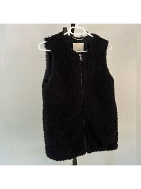 Aritzia Wilfred Chatou Sherpa Vest in Black, Size XXSMALL.